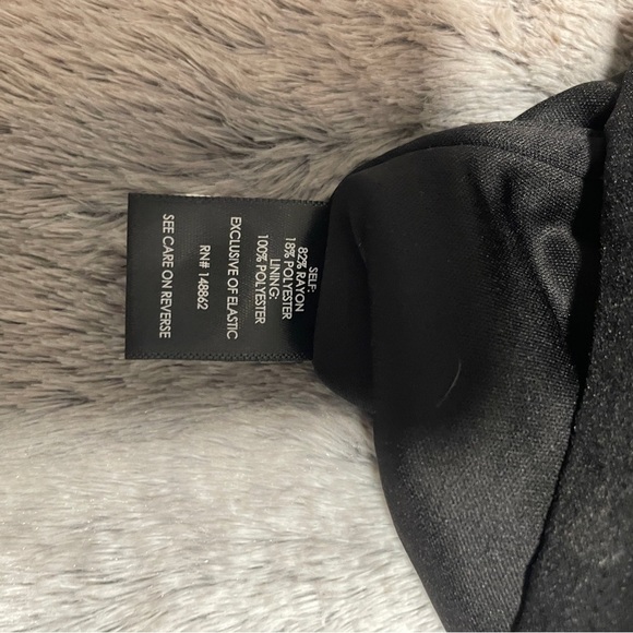 Torrid Black Corset Style Strapless Top Size 1 Plus Adjustable Spaghetti Straps - Picture 6 of 6